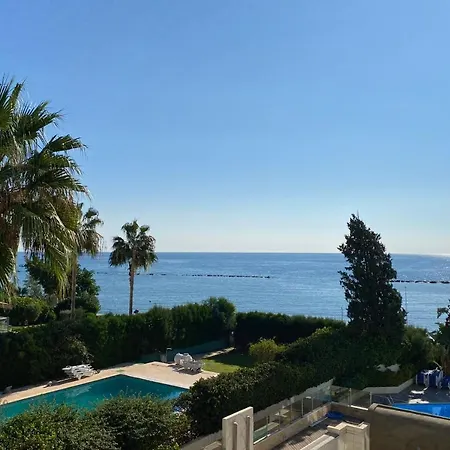 On The Beach Apartment Limassol