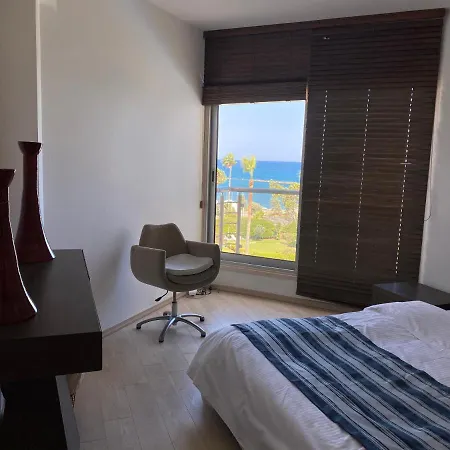Apartment On The Beach *